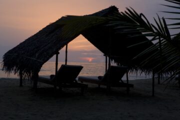 Sonnenuntergang am Nattika Beach in Kerala