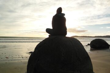 Meditation an den Moeraki Boulders