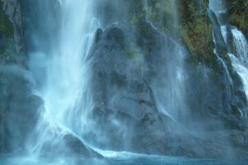 Wasserfall im Fiordland-Nationalpark