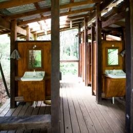 Solscape: Kreative Unterkünfte in Raglan, Neuseeland