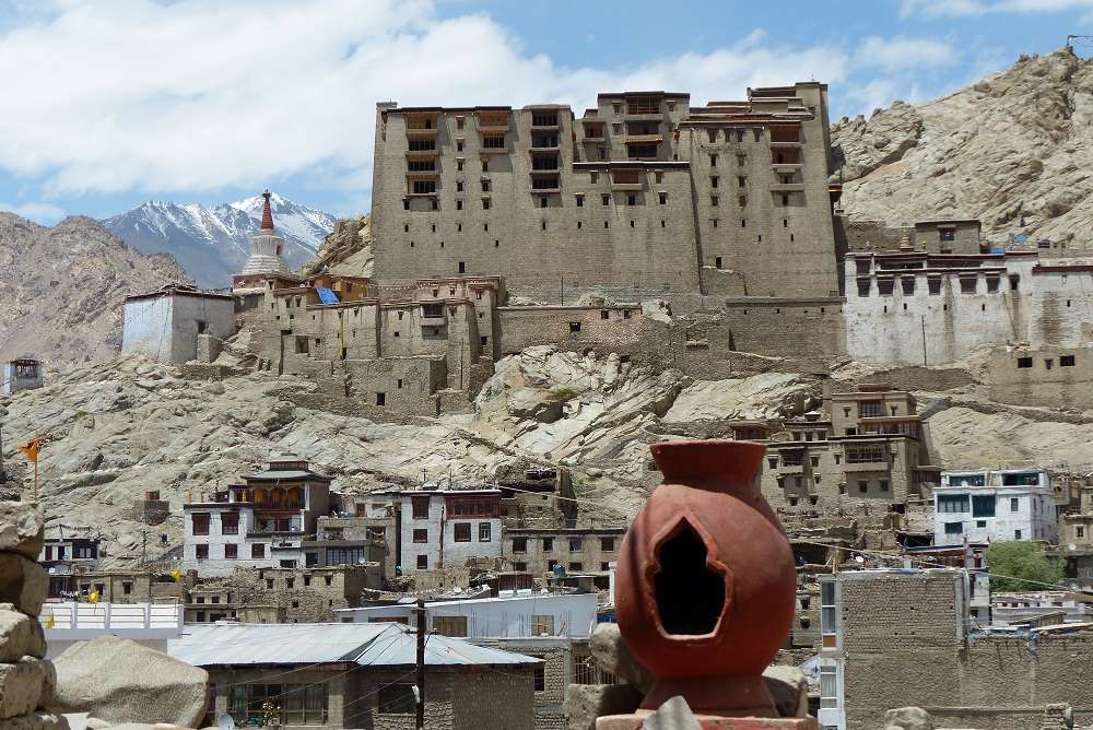 Leh - aus nahezu allen Blickwinkeln thront der Königspalast über der Hauptstadt