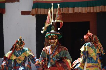 Ladhaki mit Masken
