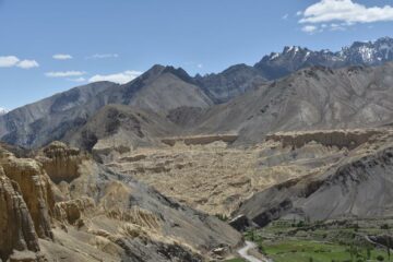Karge Berglandschaft inmitten Ladakhs