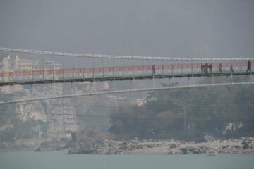 Hängebrücke über Ganges in Rishikesh