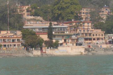 Gebäude am Ganges