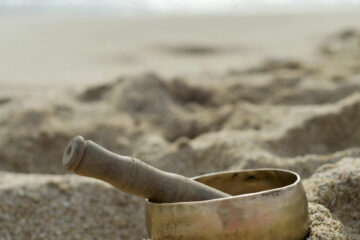 Klangschale am Strand