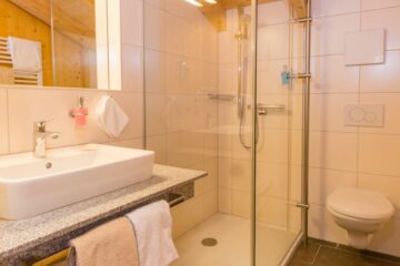 Bad mit Dusche