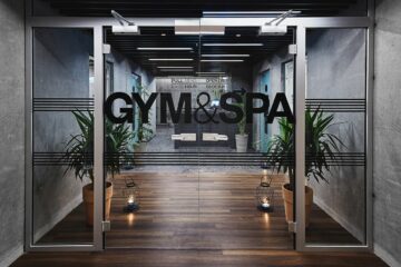 Eingang zum Gym und Spa