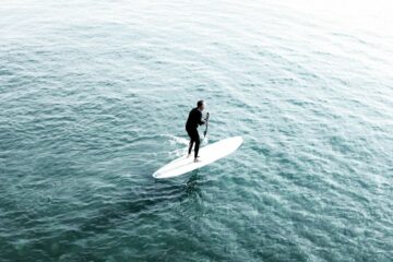 Salz im Haar: Yoga-Surf-Retreat mit Kajak & SUP an der Algarve – Bild 20