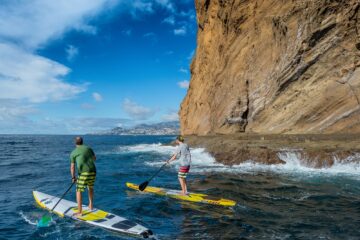 Zwei Männer auf dem SUP