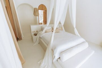 Bett mit Betthimmel