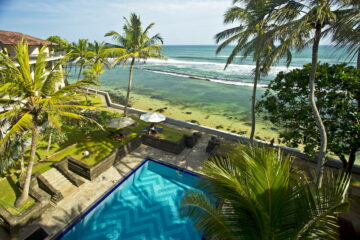 Hotel mit Pool direkt am Meer in Sri Lanka